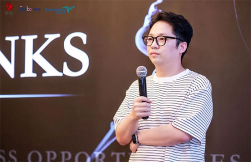 弗萊 小紅書商業(yè)部國貨美護平臺專家弗萊